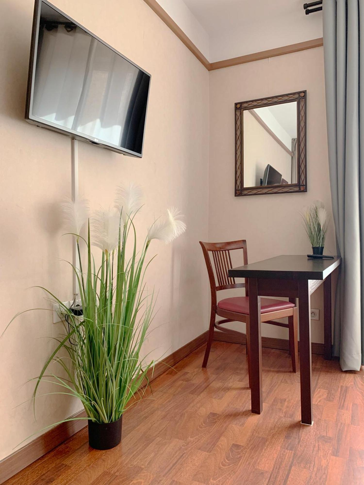 L'Embleme - Boutique Hotel Beaurepaire (Isere) Exterior foto